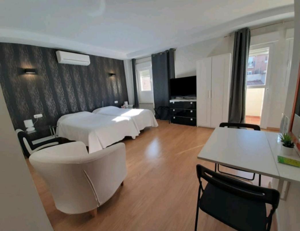 Apartamentos Santa Juliana Madrid Exterior foto