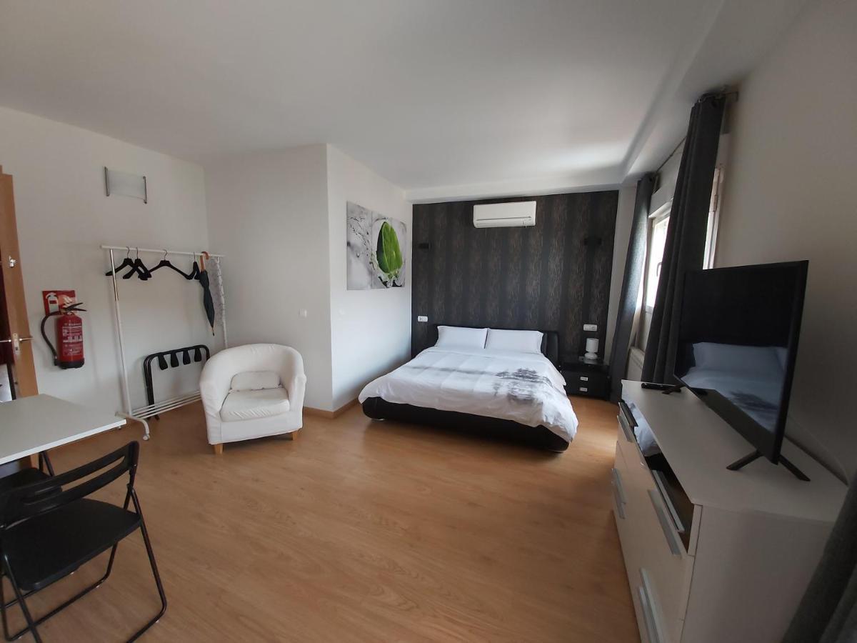 Apartamentos Santa Juliana Madrid Exterior foto