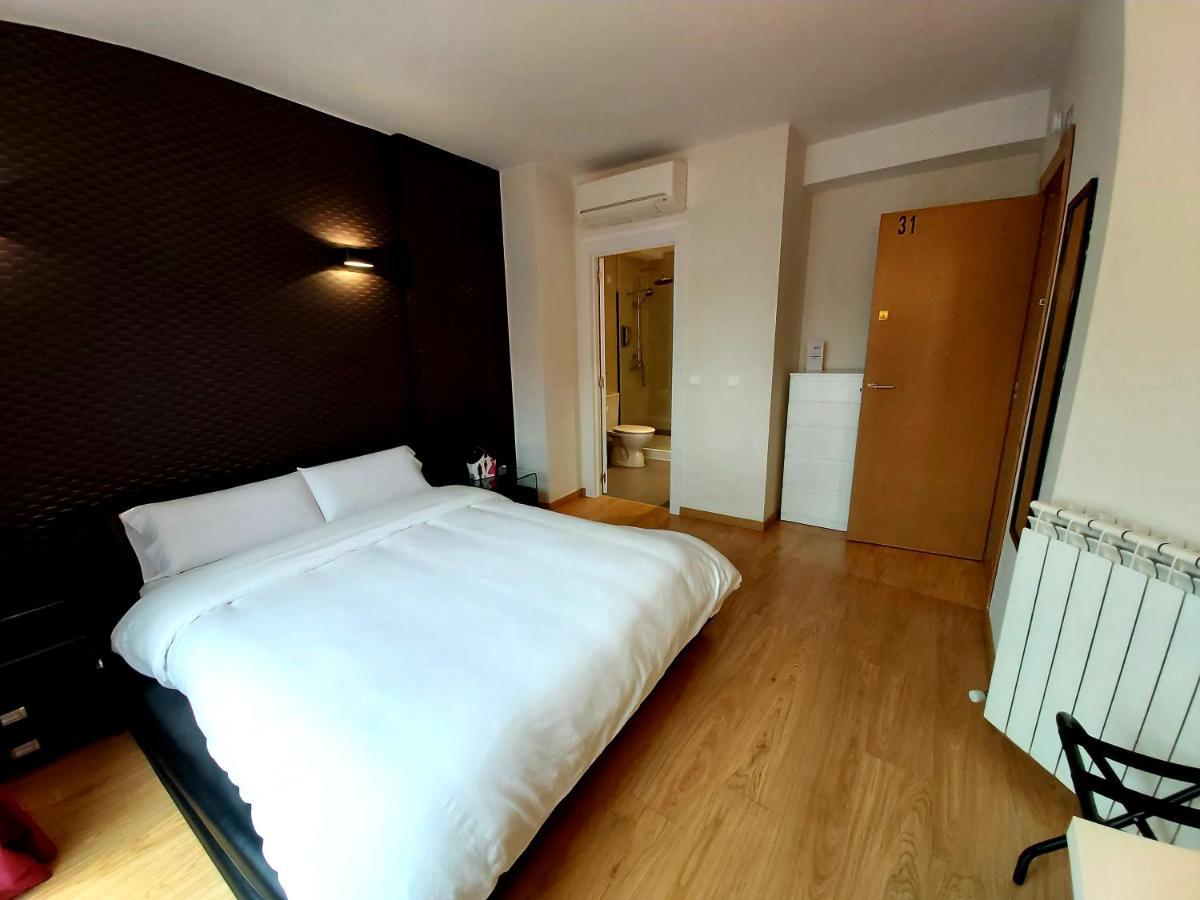 Apartamentos Santa Juliana Madrid Exterior foto